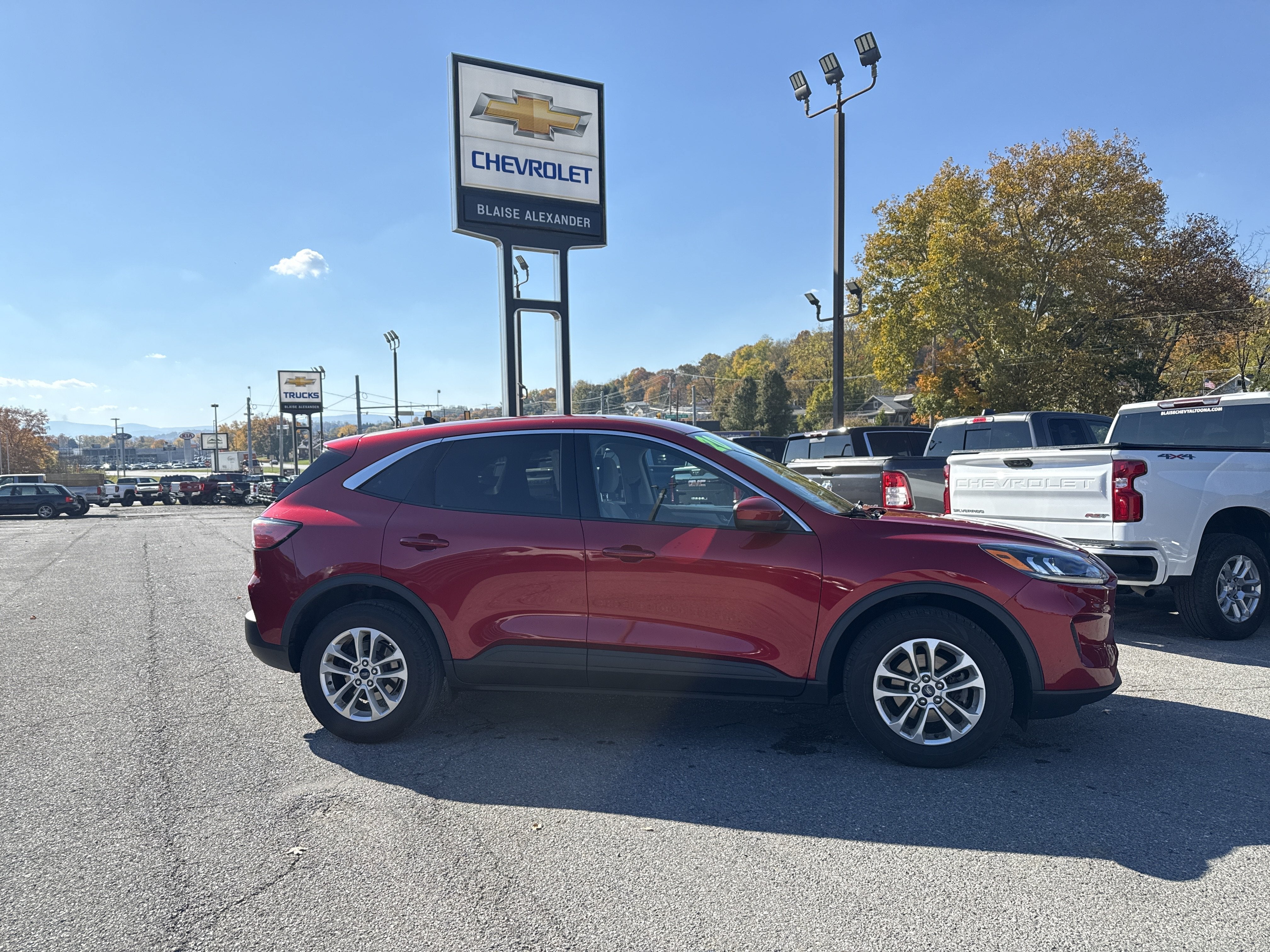 2020 Ford Escape SE