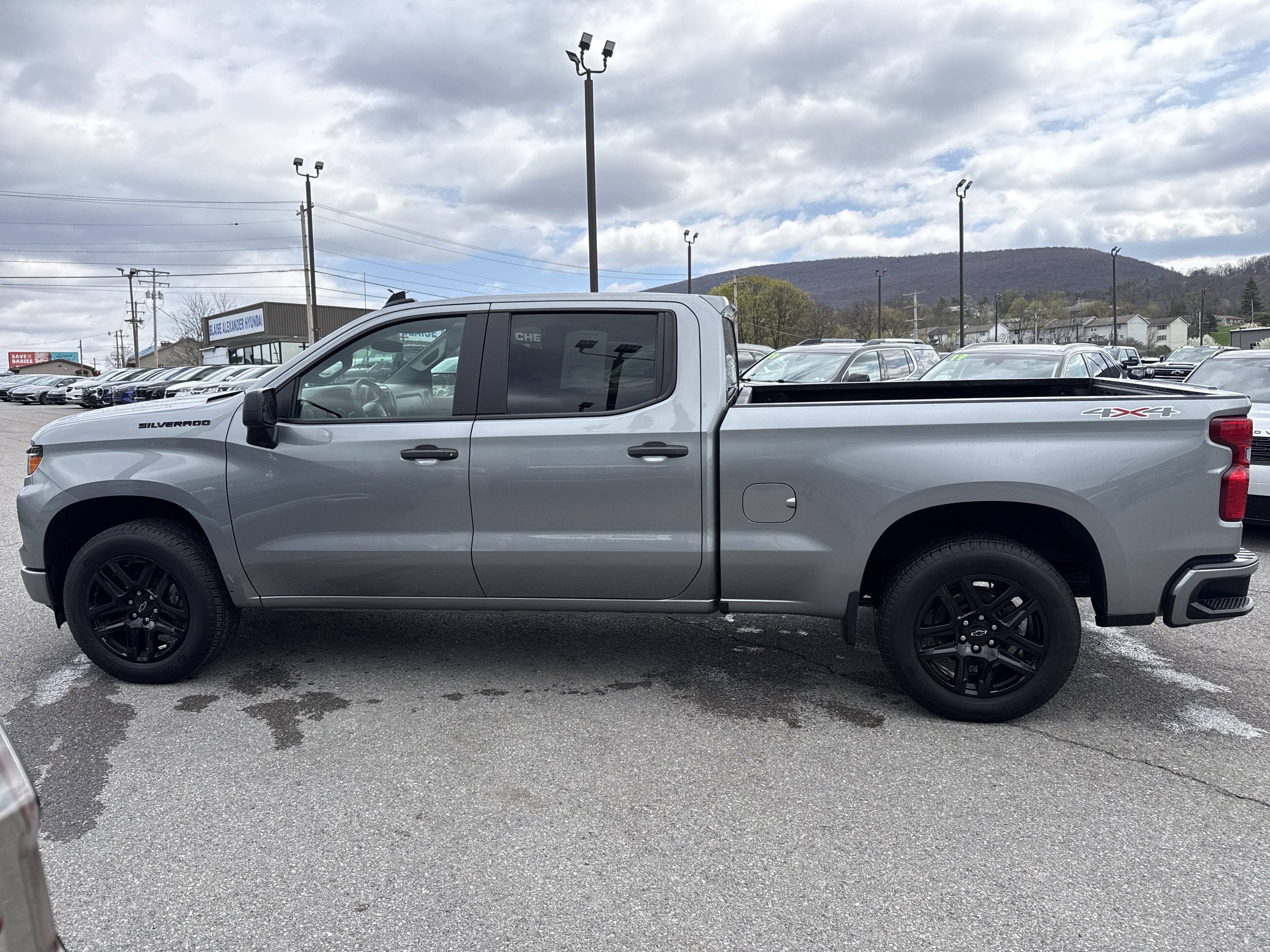 2024 Chevrolet Silverado 1500 Custom
