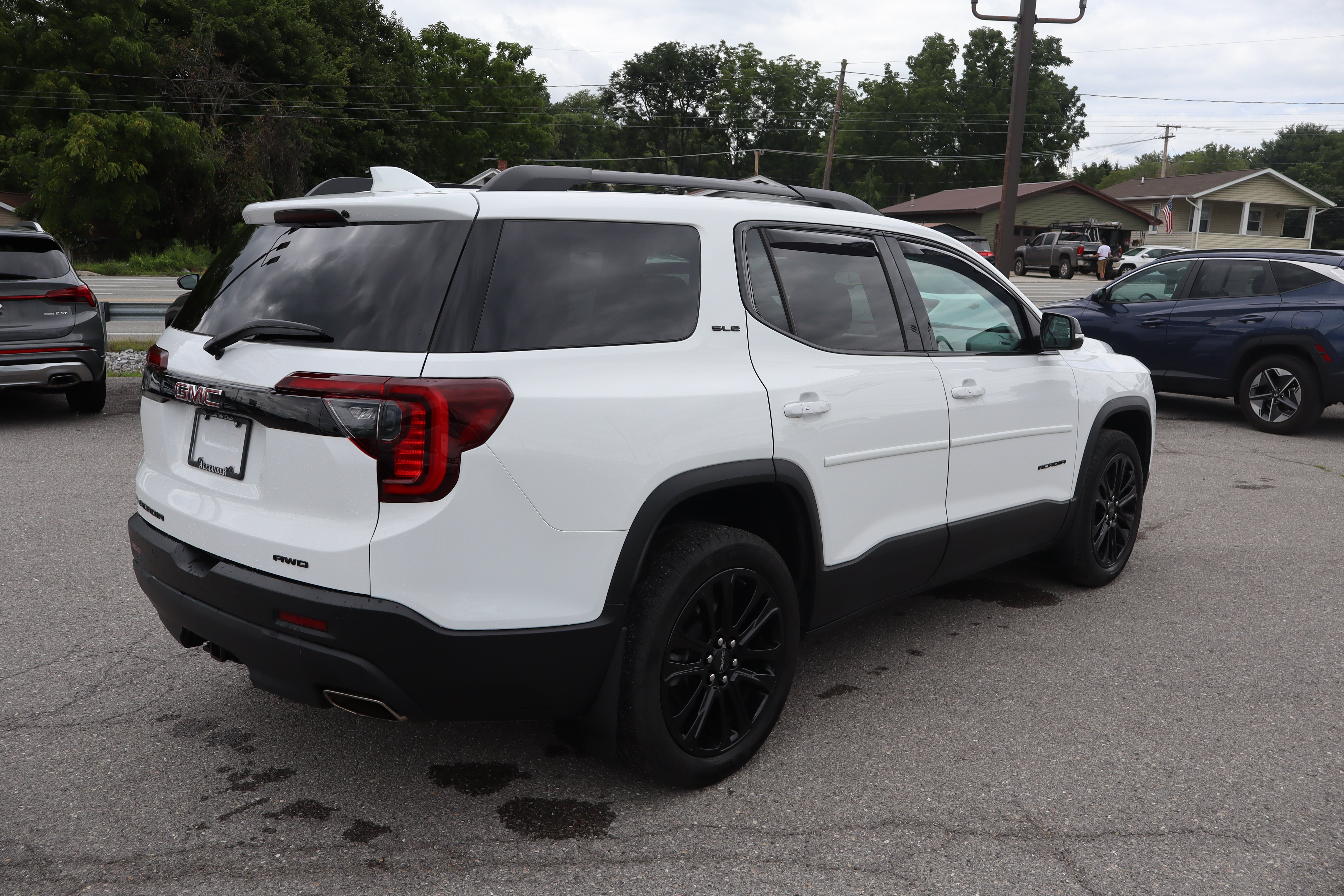 2023 GMC Acadia SLE
