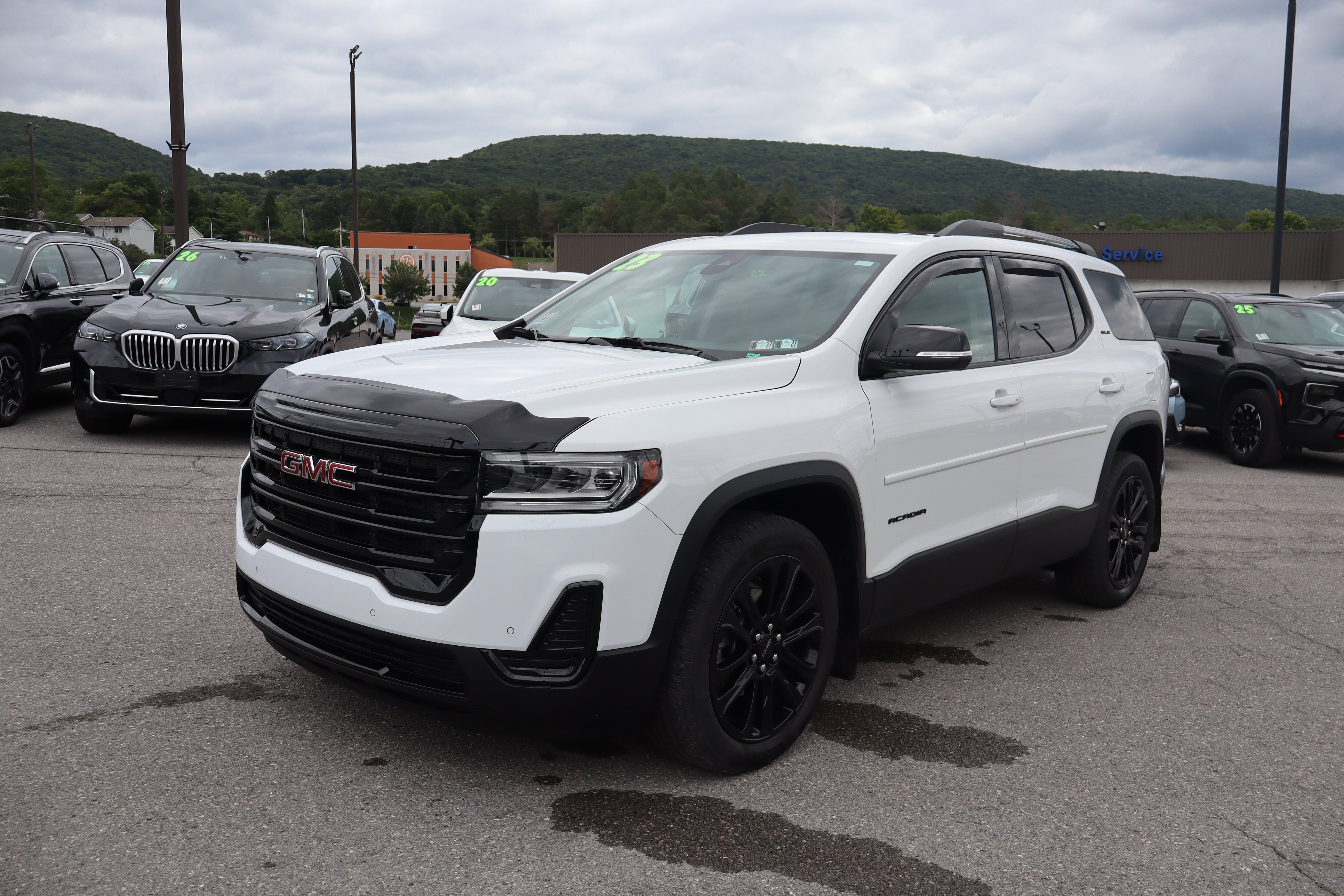 2023 GMC Acadia SLE