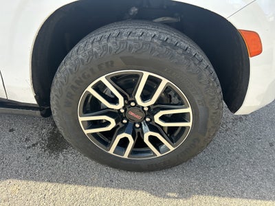 2024 GMC Yukon AT4