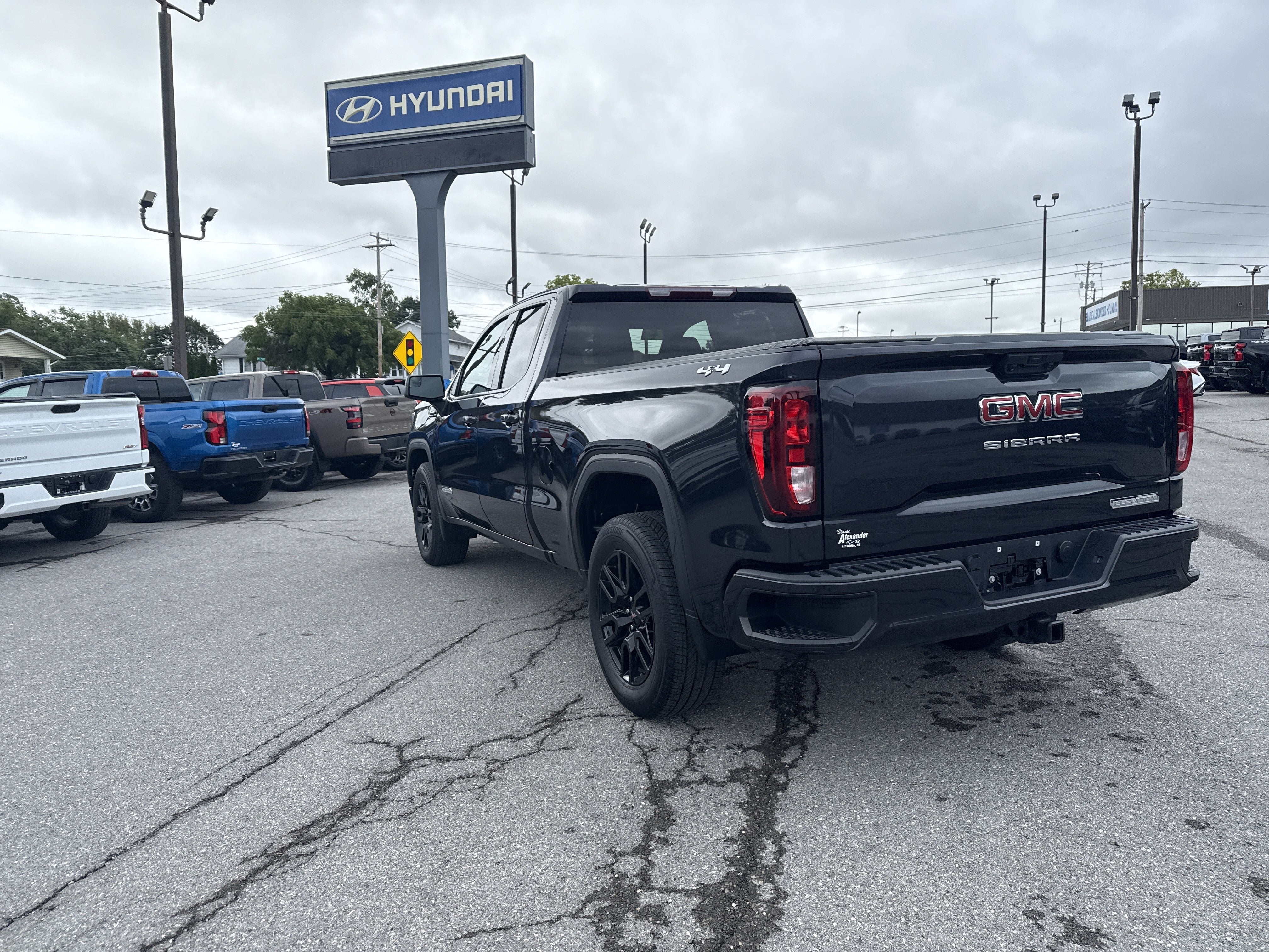 2023 GMC Sierra 1500 Elevation