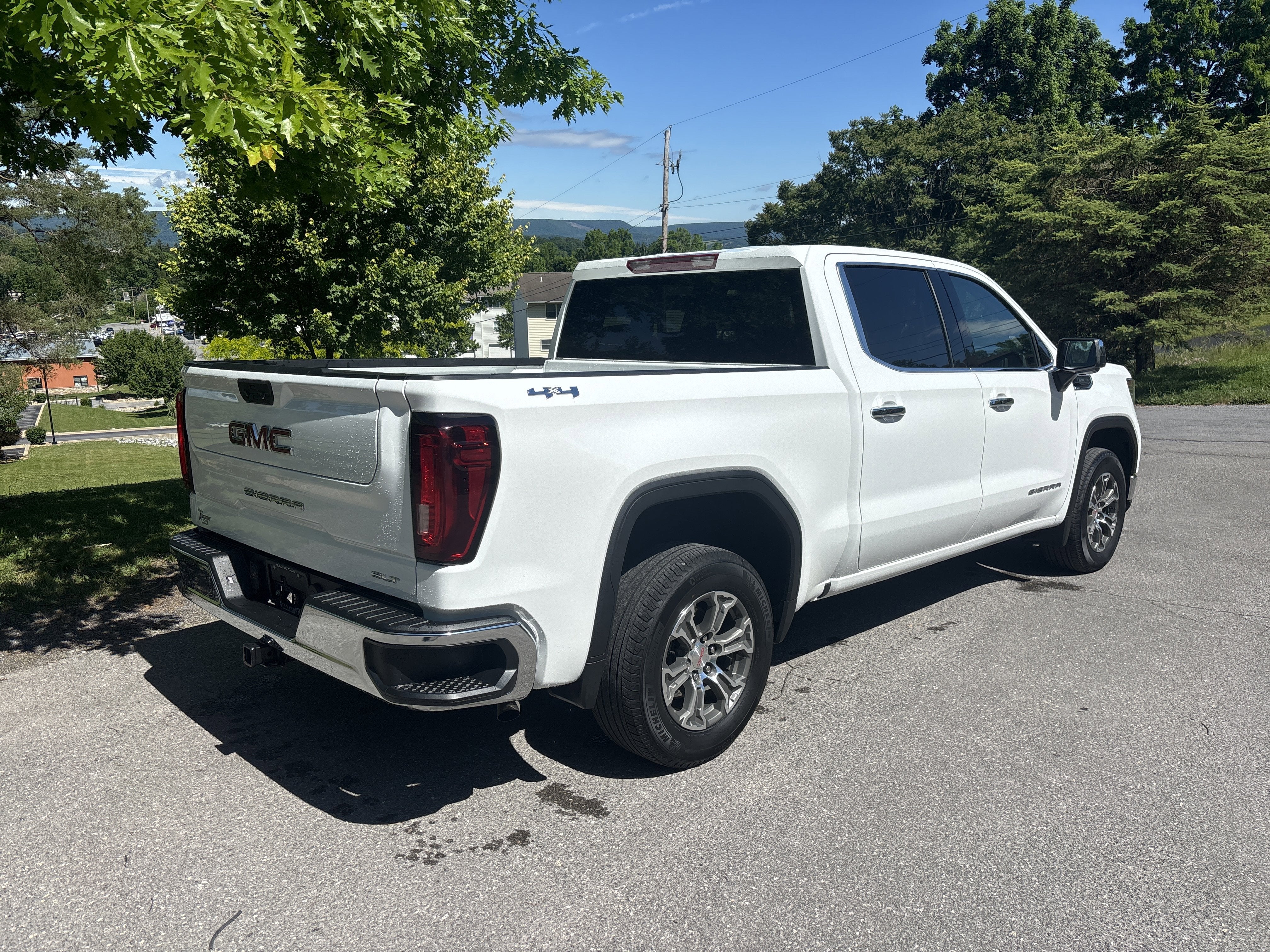 2025 GMC Sierra 1500 SLT