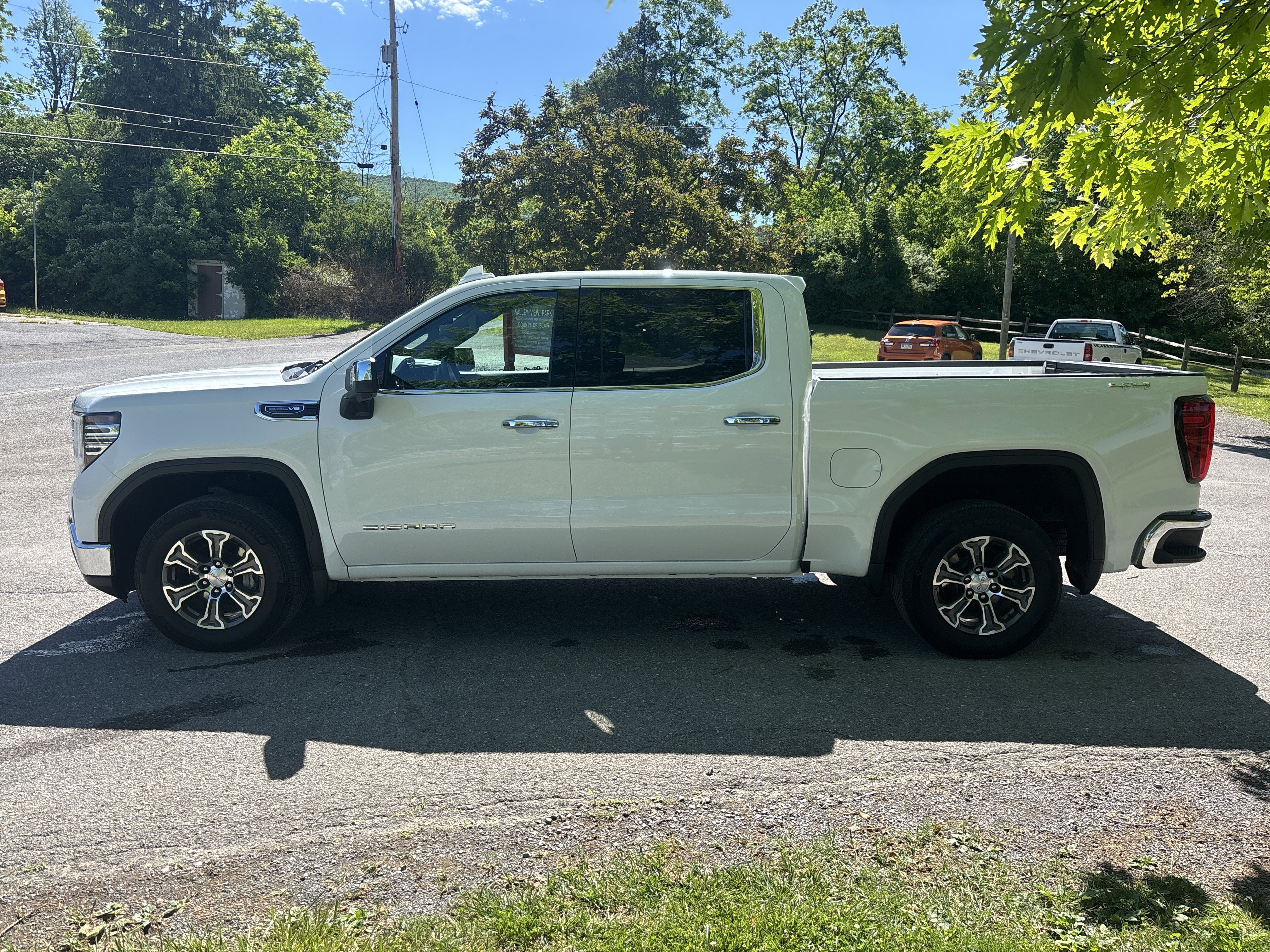 2025 GMC Sierra 1500 SLT