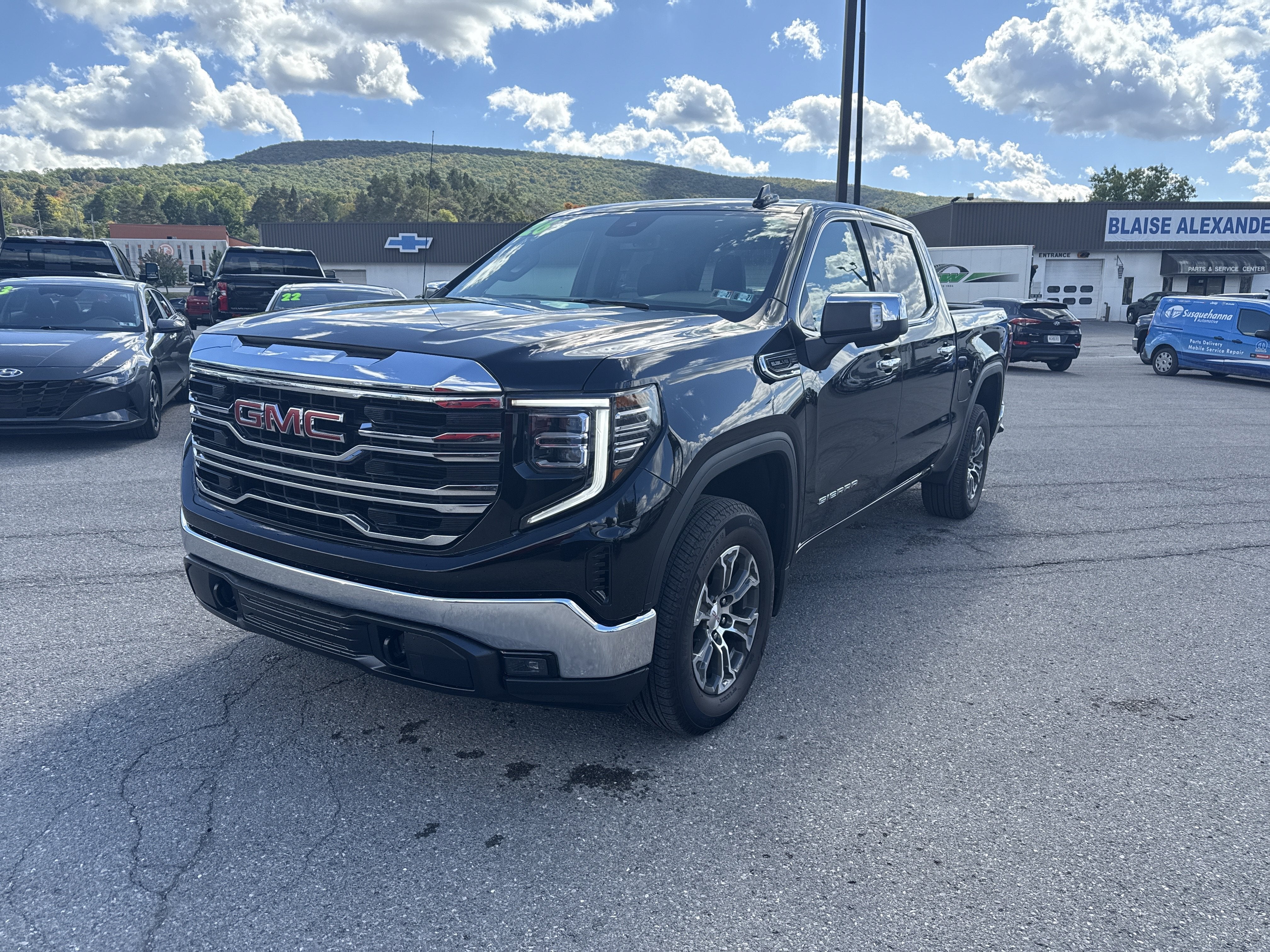 2026 GMC Sierra 1500 SLT