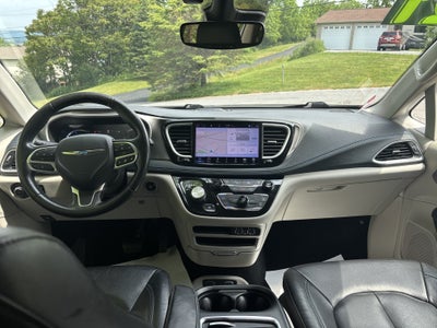 2021 Chrysler Pacifica Hybrid Touring L