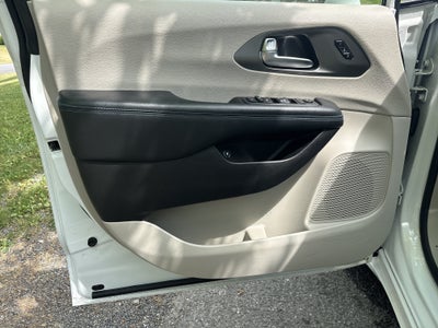 2021 Chrysler Pacifica Hybrid Touring L