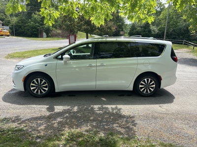 2021 Chrysler Pacifica Hybrid Touring L