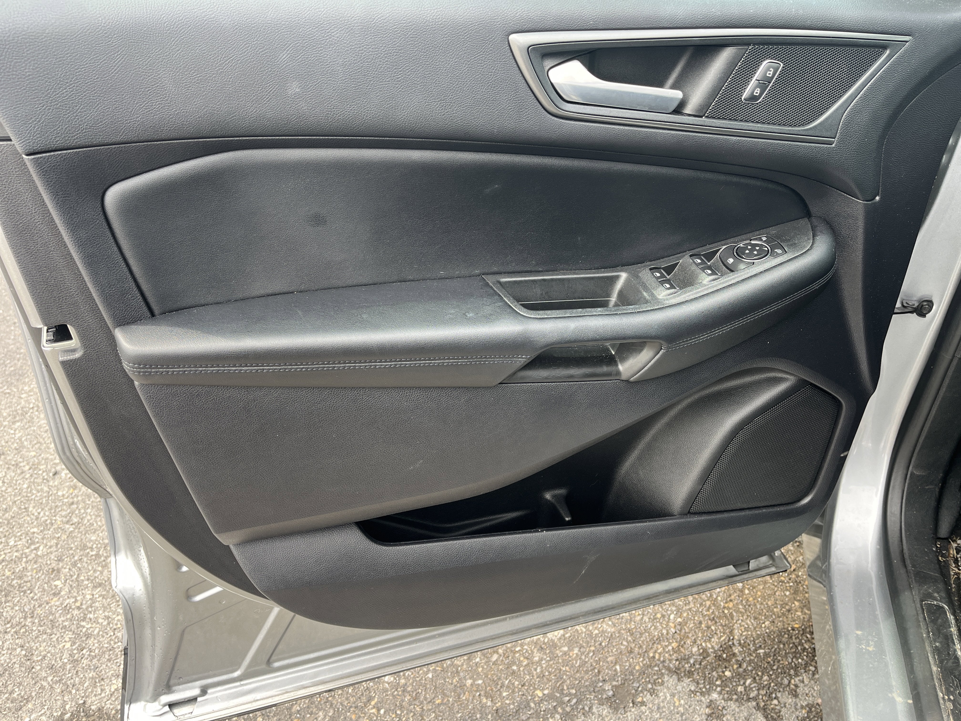 2022 Ford Edge SE