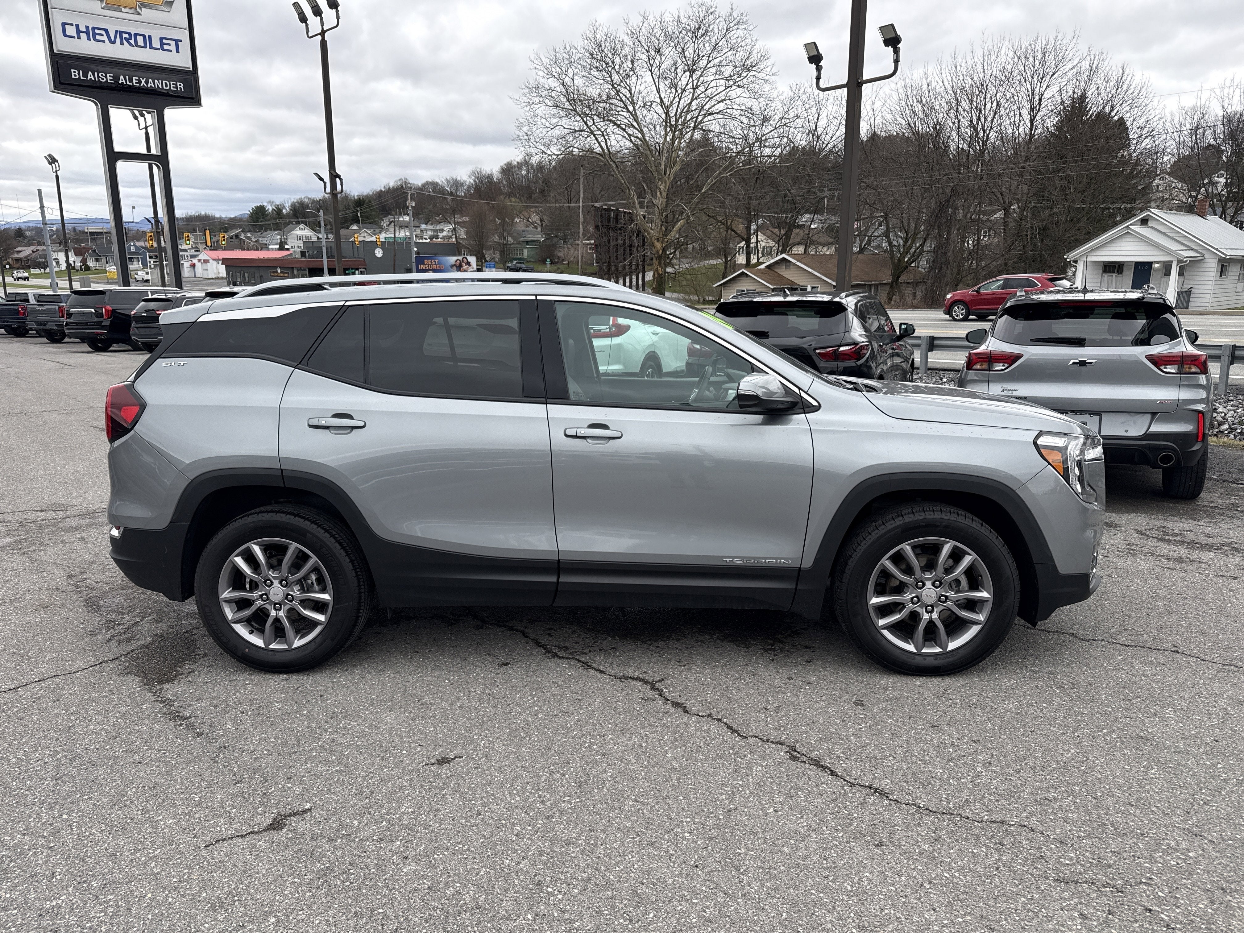 2024 GMC Terrain SLT