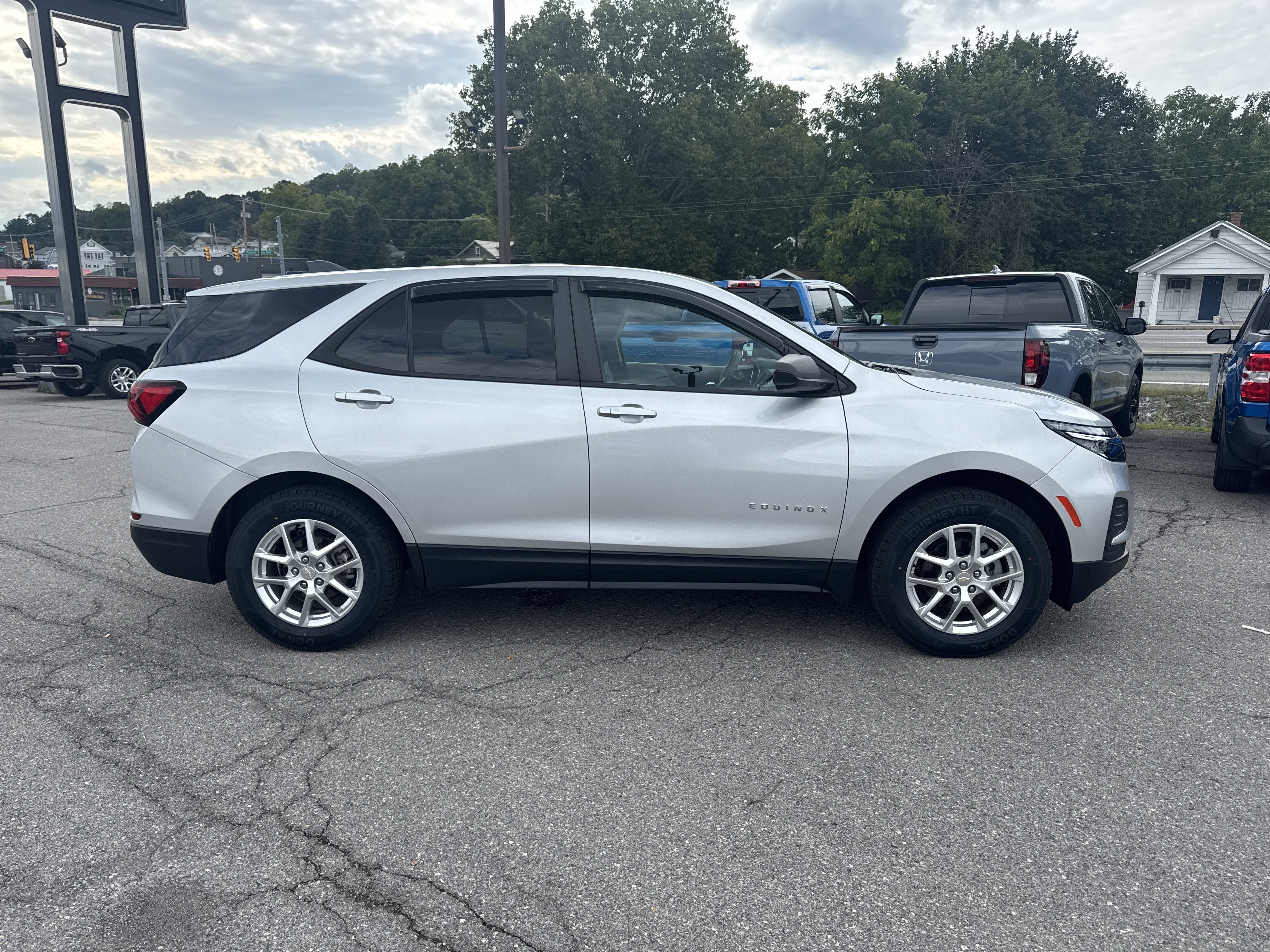 2022 Chevrolet Equinox LS