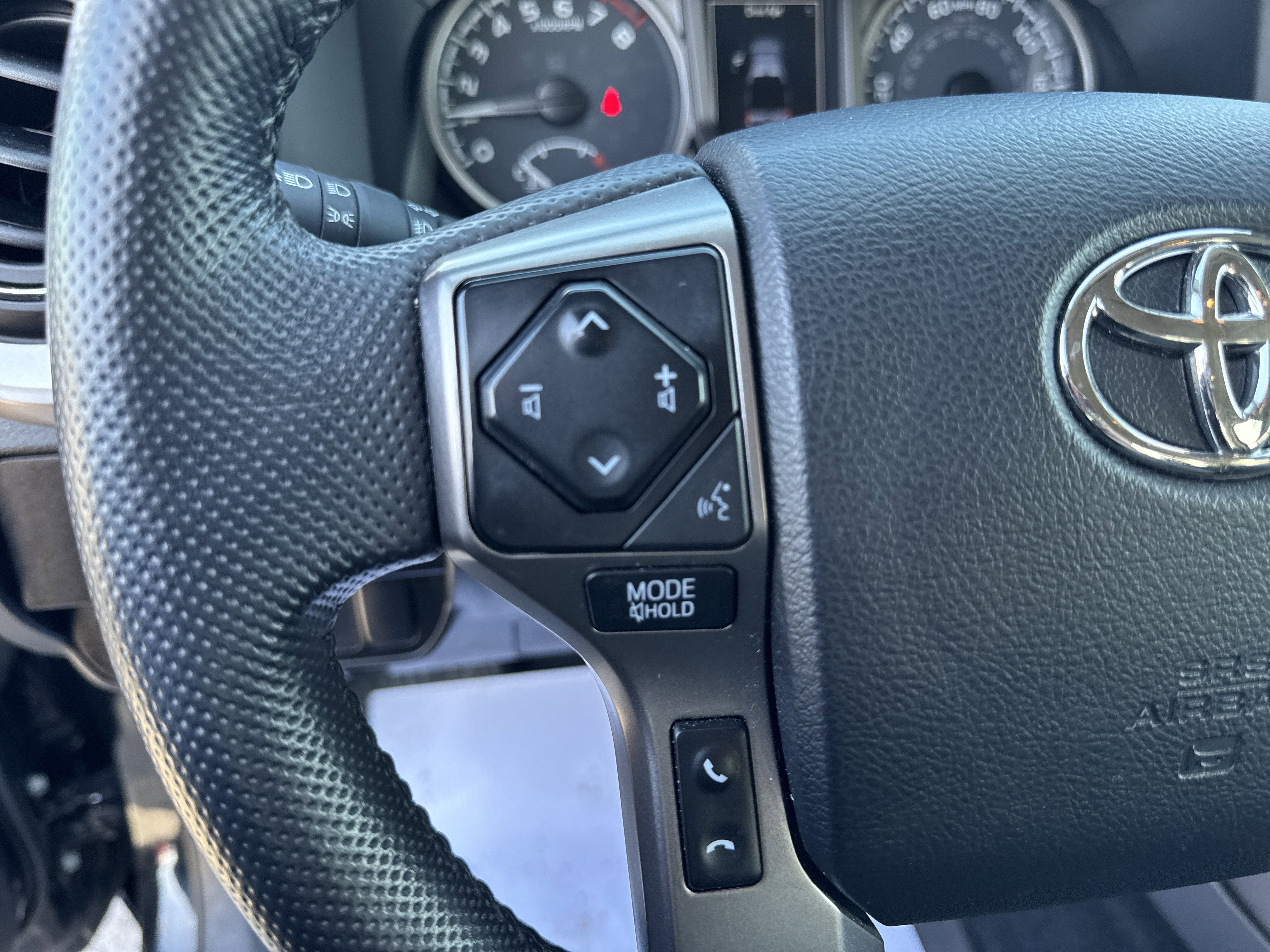 2022 Toyota Tacoma 4WD SR