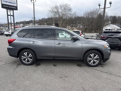 2020 Nissan Pathfinder SV