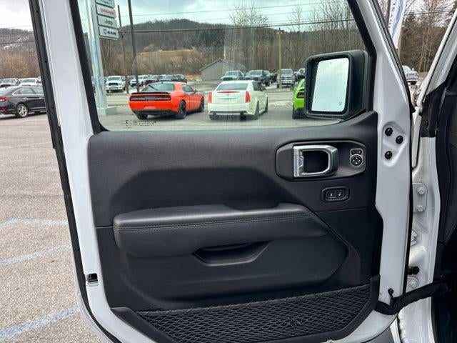 2022 Jeep Wrangler Unlimited Sahara Altitude 4x4