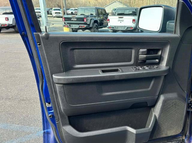 2017 RAM 1500 Express 4x4 Quad Cab 6'4" Box