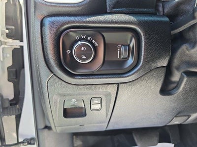2020 RAM 1500 Big Horn 4x4 Quad Cab 6'4" Box