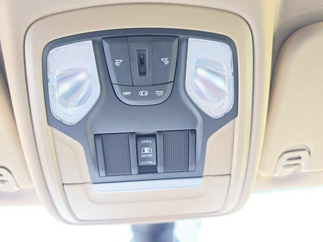 2020 RAM 1500 Big Horn 4x4 Quad Cab 6'4" Box
