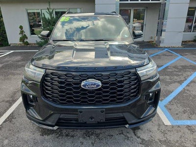 2025 Ford Explorer ST-Line 4WD