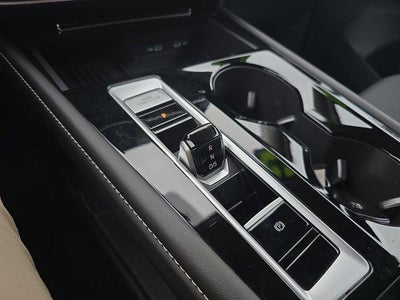 2025 Volkswagen Atlas 2.0T SE w/Technology 4MOTION