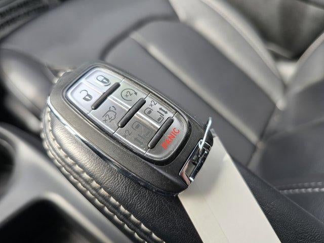 2025 Chrysler Pacifica Select FWD