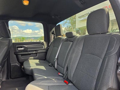 2022 RAM 2500 Big Horn 4x4 Crew Cab 6'4" Box