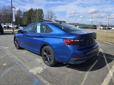 2022 Volkswagen Jetta SE Auto