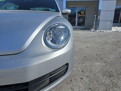 2012 Volkswagen Beetle 2dr Cpe Auto 2.5L PZEV