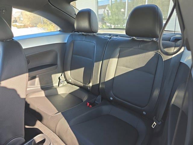 2012 Volkswagen Beetle 2dr Cpe Auto 2.5L PZEV