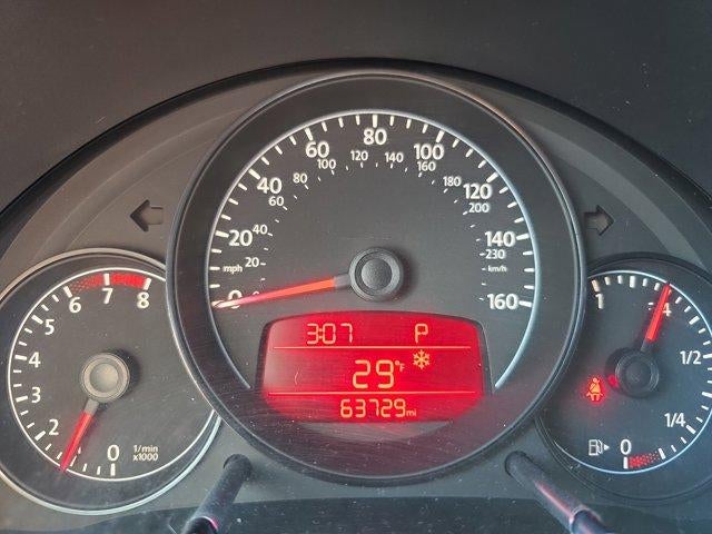 2012 Volkswagen Beetle 2dr Cpe Auto 2.5L PZEV