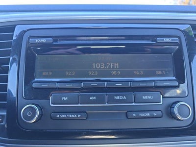 2012 Volkswagen Beetle 2dr Cpe Auto 2.5L PZEV