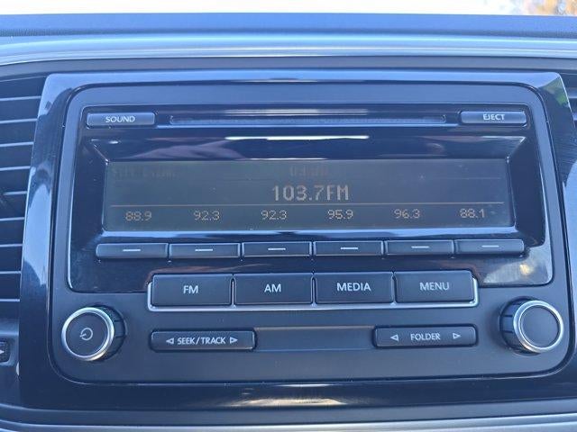 2012 Volkswagen Beetle 2dr Cpe Auto 2.5L PZEV