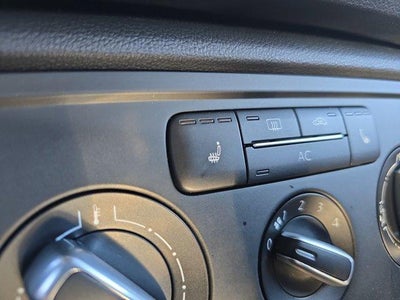 2012 Volkswagen Beetle 2dr Cpe Auto 2.5L PZEV