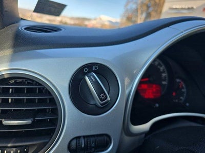 2012 Volkswagen Beetle 2dr Cpe Auto 2.5L PZEV