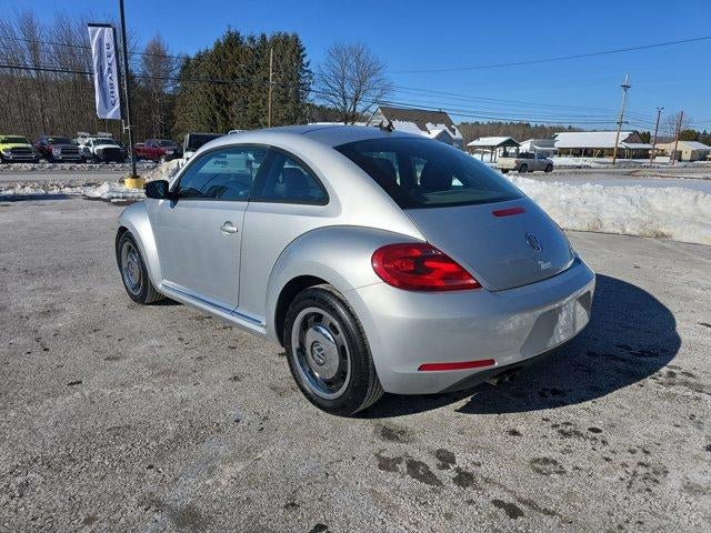 2012 Volkswagen Beetle 2dr Cpe Auto 2.5L PZEV