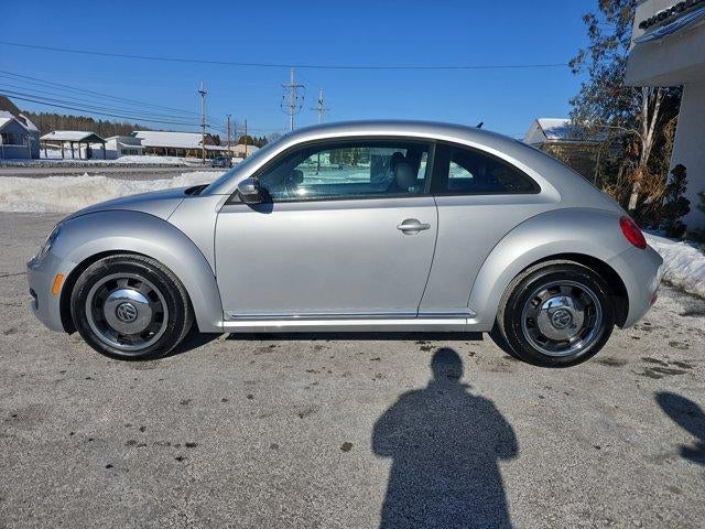 2012 Volkswagen Beetle 2dr Cpe Auto 2.5L PZEV