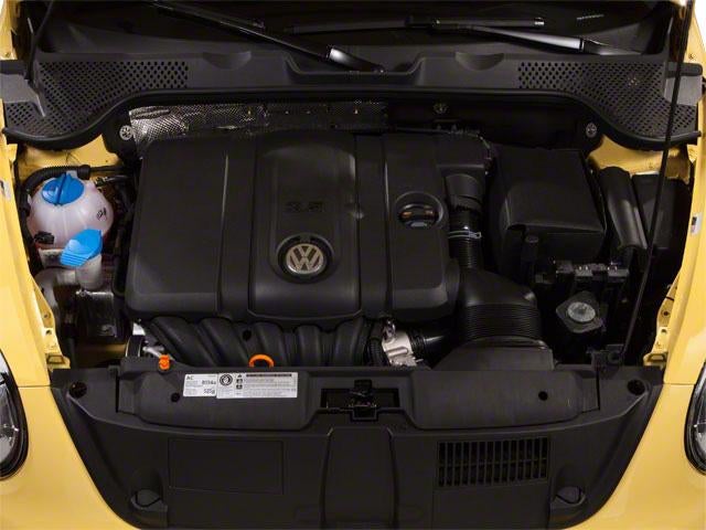 2012 Volkswagen Beetle 2dr Cpe Auto 2.5L PZEV