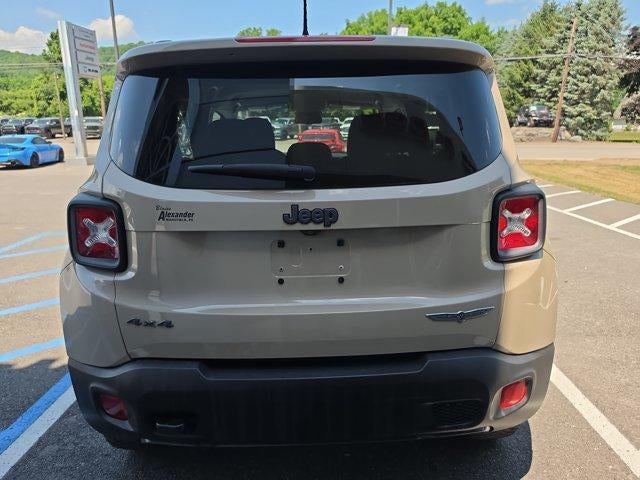 2017 Jeep Renegade Deserthawk 4x4 *Ltd Avail*
