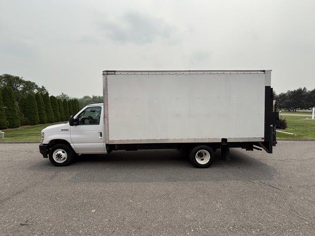 2024 Ford E-Series Cutaway E-350 SRW 138" WB