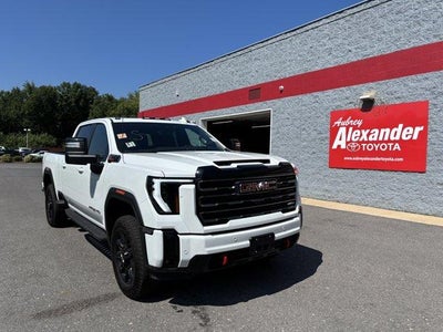 2025 GMC Sierra 3500HD Crew Cab Standard Box 4-Wheel Drive AT4