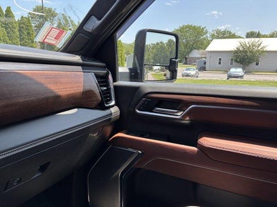 2025 GMC Sierra 3500HD Crew Cab Standard Box 4-Wheel Drive Denali Ultimate