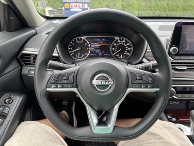 2025 Nissan Altima SV FWD