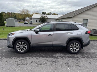 2019 Toyota RAV4 XLE Premium AWD (Natl)