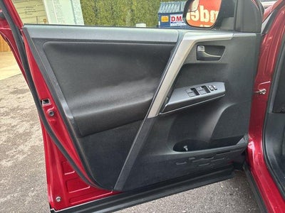 2018 Toyota RAV4 LE AWD (Natl)