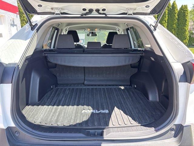 2020 Toyota RAV4 XLE AWD (Natl)