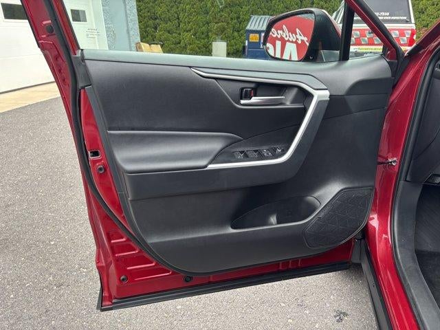 2025 Toyota RAV4 XLE AWD (Natl)