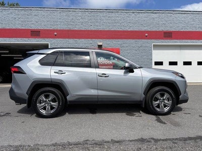 2025 Toyota RAV4 Hybrid XLE AWD (Natl)