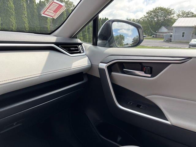 2025 Toyota RAV4 Hybrid XLE AWD (Natl)