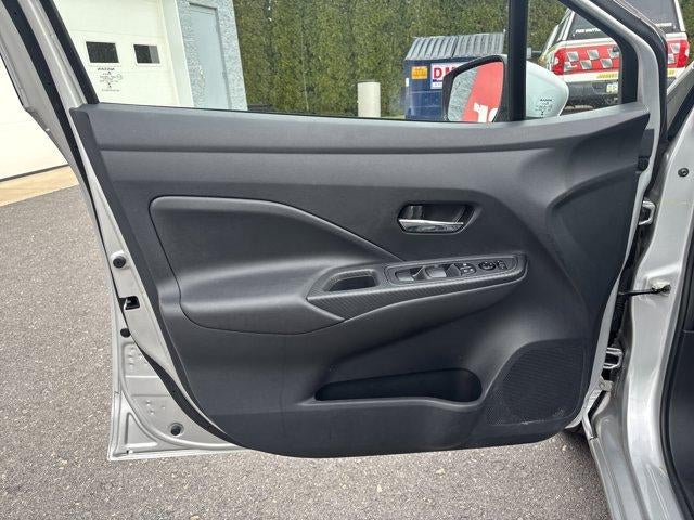 2025 Nissan Versa SV CVT