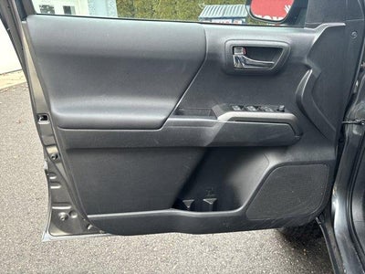 2023 Toyota Tacoma 4WD 4WD SR Double Cab 5' Bed V6 AT (GS)