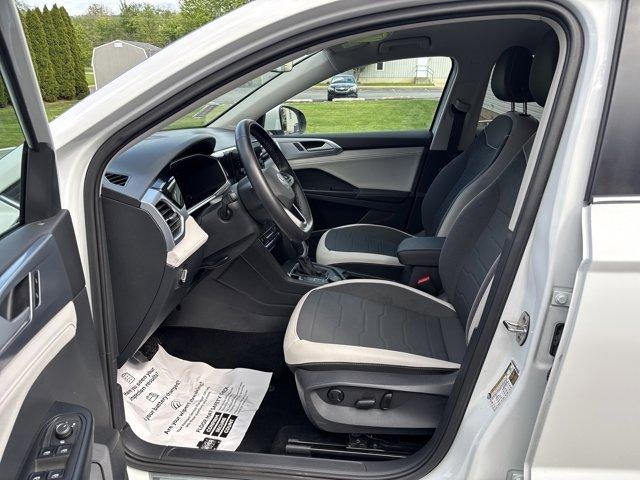 2025 Volkswagen Taos SE 4MOTION